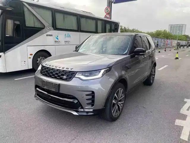Discover the 2021 360PS R-Dynamic SE