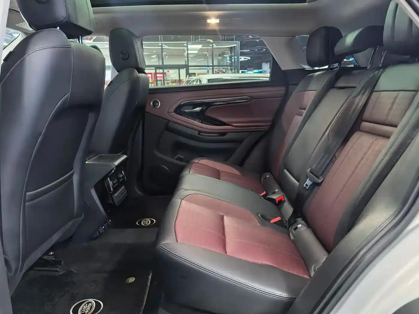 Range Rover Evoque 2021 Model: Evoque L 249PS R-Dynamic First Edition — миниатюра 12