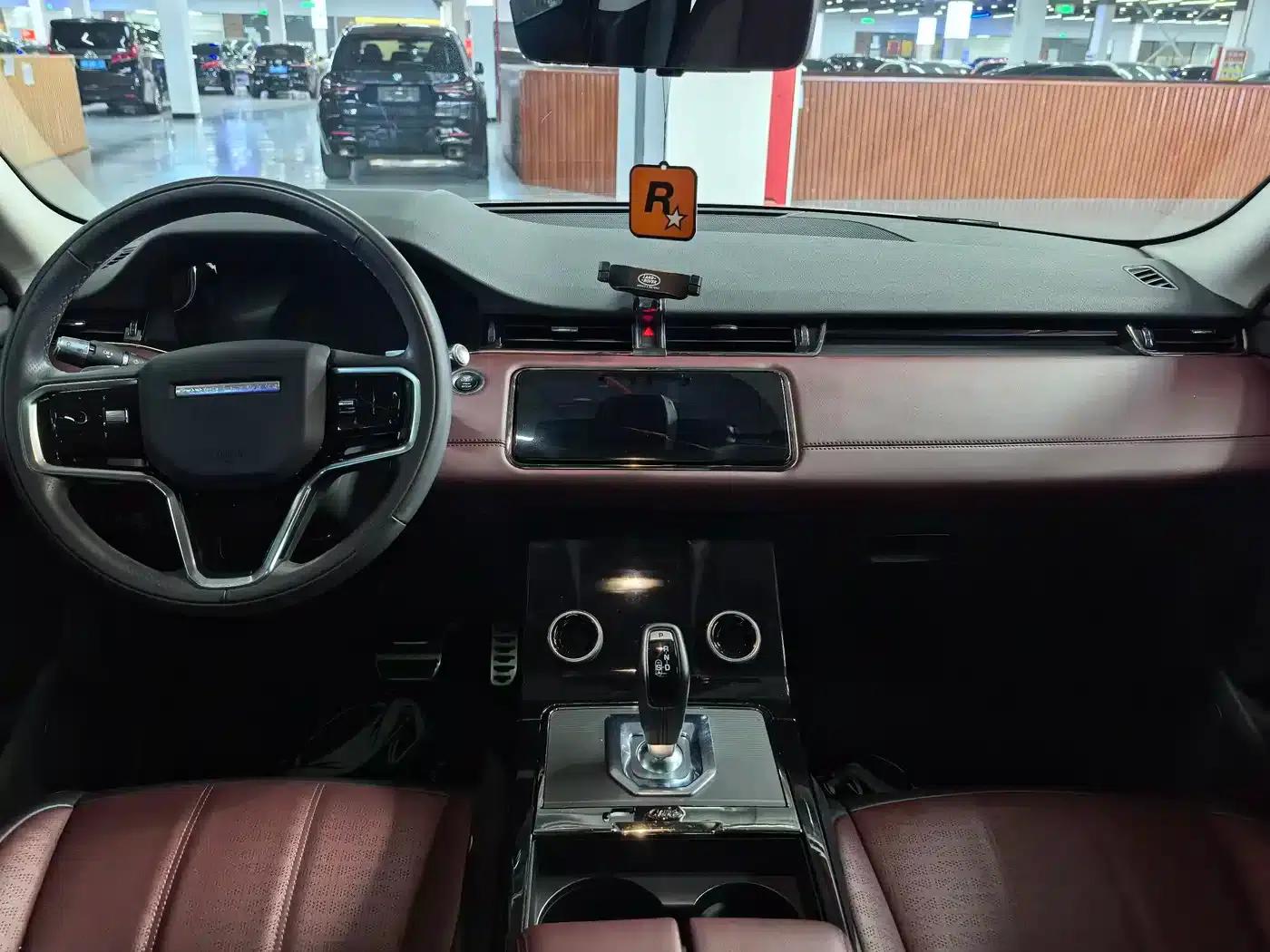Range Rover Evoque 2021 Model: Evoque L 249PS R-Dynamic First Edition — миниатюра 13
