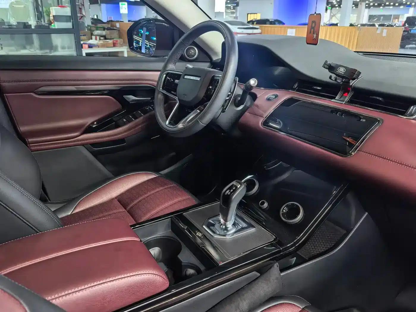 Range Rover Evoque 2021 Model: Evoque L 249PS R-Dynamic First Edition — миниатюра 15