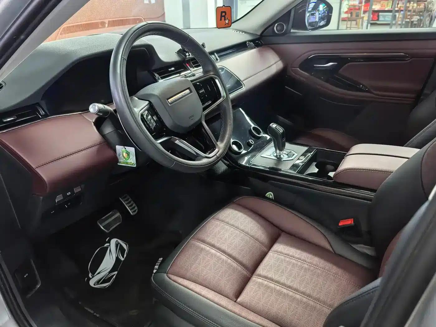 Range Rover Evoque 2021 Model: Evoque L 249PS R-Dynamic First Edition — миниатюра 4
