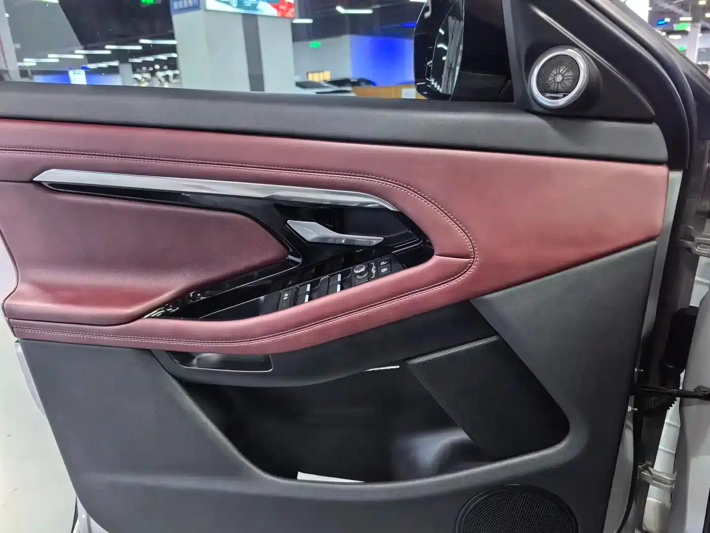 Range Rover Evoque 2021 Model: Evoque L 249PS R-Dynamic First Edition — миниатюра 6