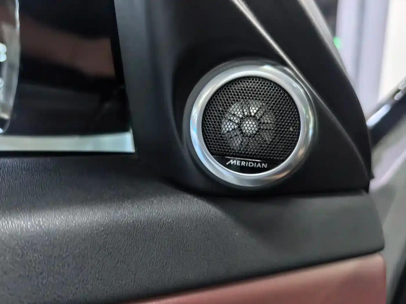 Range Rover Evoque 2021 Model: Evoque L 249PS R-Dynamic First Edition — миниатюра 7