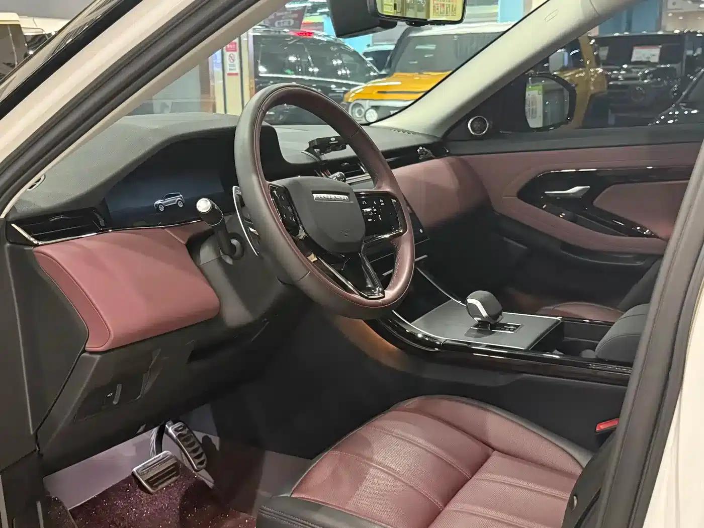 2026 Range Rover Evoque, Range Rover Evoque L SE — миниатюра 4