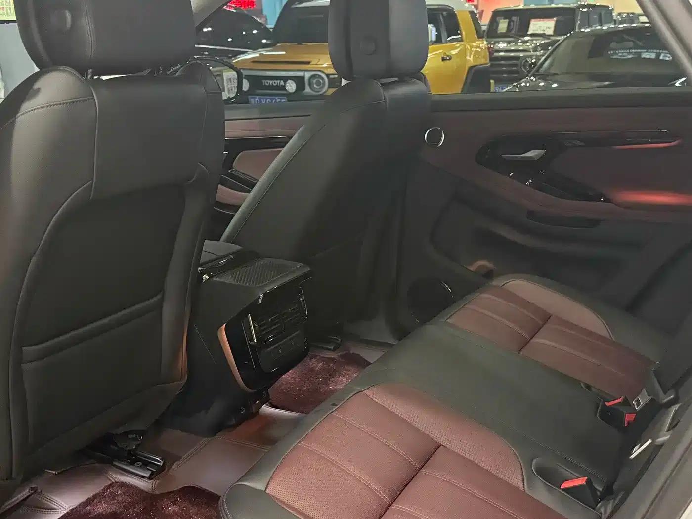 2026 Range Rover Evoque, Range Rover Evoque L SE — миниатюра 6