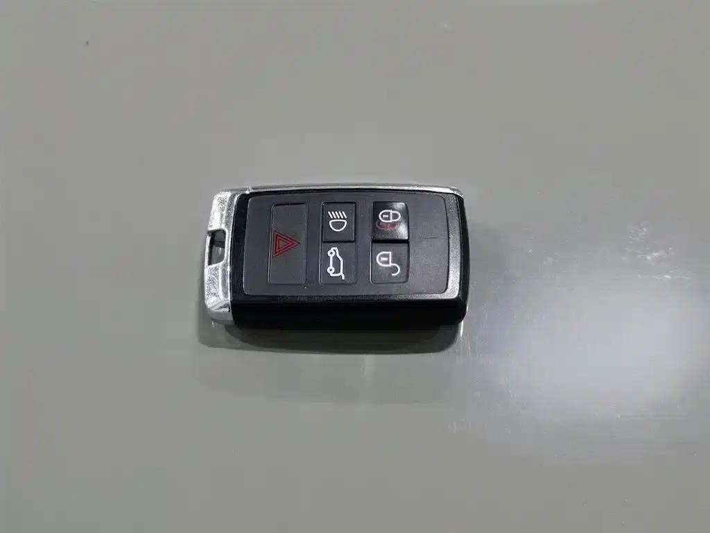 Range Rover Evoque 2020 249PS Youth Edition — миниатюра 19