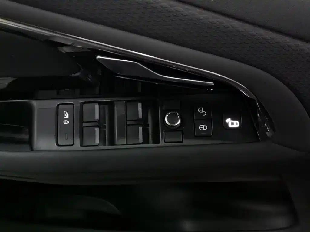 Range Rover Evoque 2020 249PS Youth Edition — миниатюра 9
