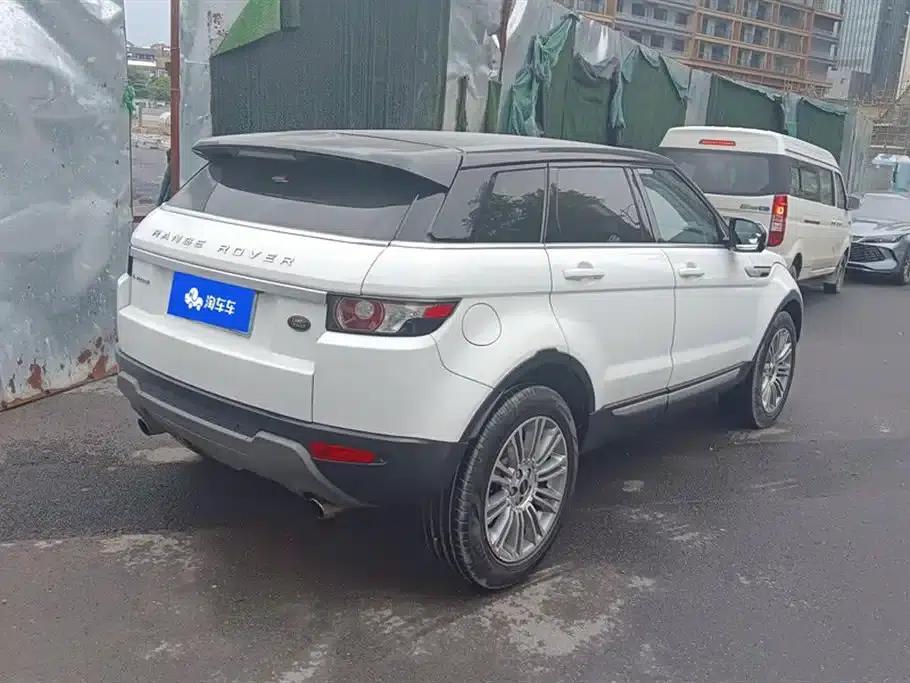2012 Imported Range Rover Evoque 2.0T 5-Door Prestige Edition — миниатюра 3