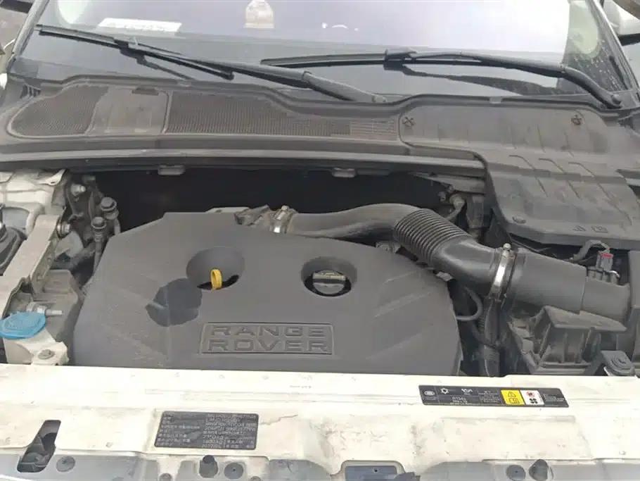 2012 Imported Range Rover Evoque 2.0T 5-Door Prestige Edition — миниатюра 10