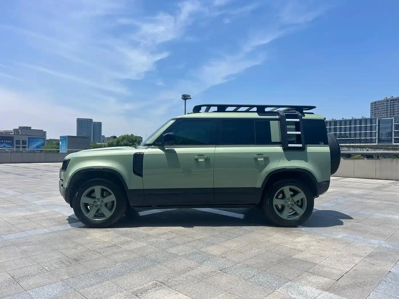 2023 Land Rover Defender 110 3.0T P400 75th Anniversary Edition — миниатюра 4