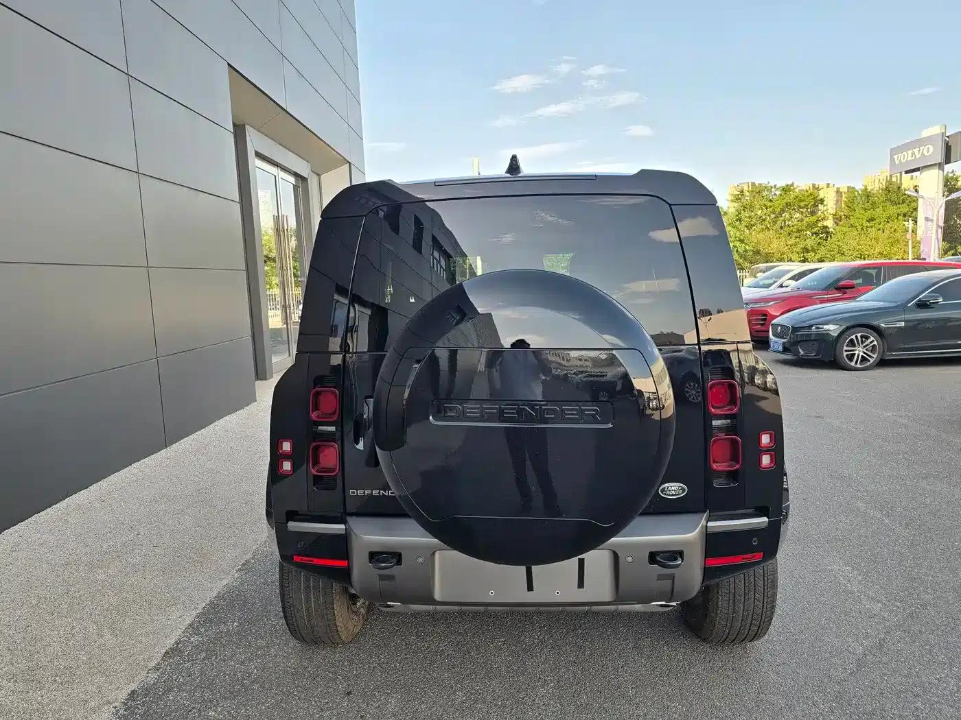 2025 Land Rover Defender 90 3.0T P400 X-Dynamic HSE — миниатюра 5