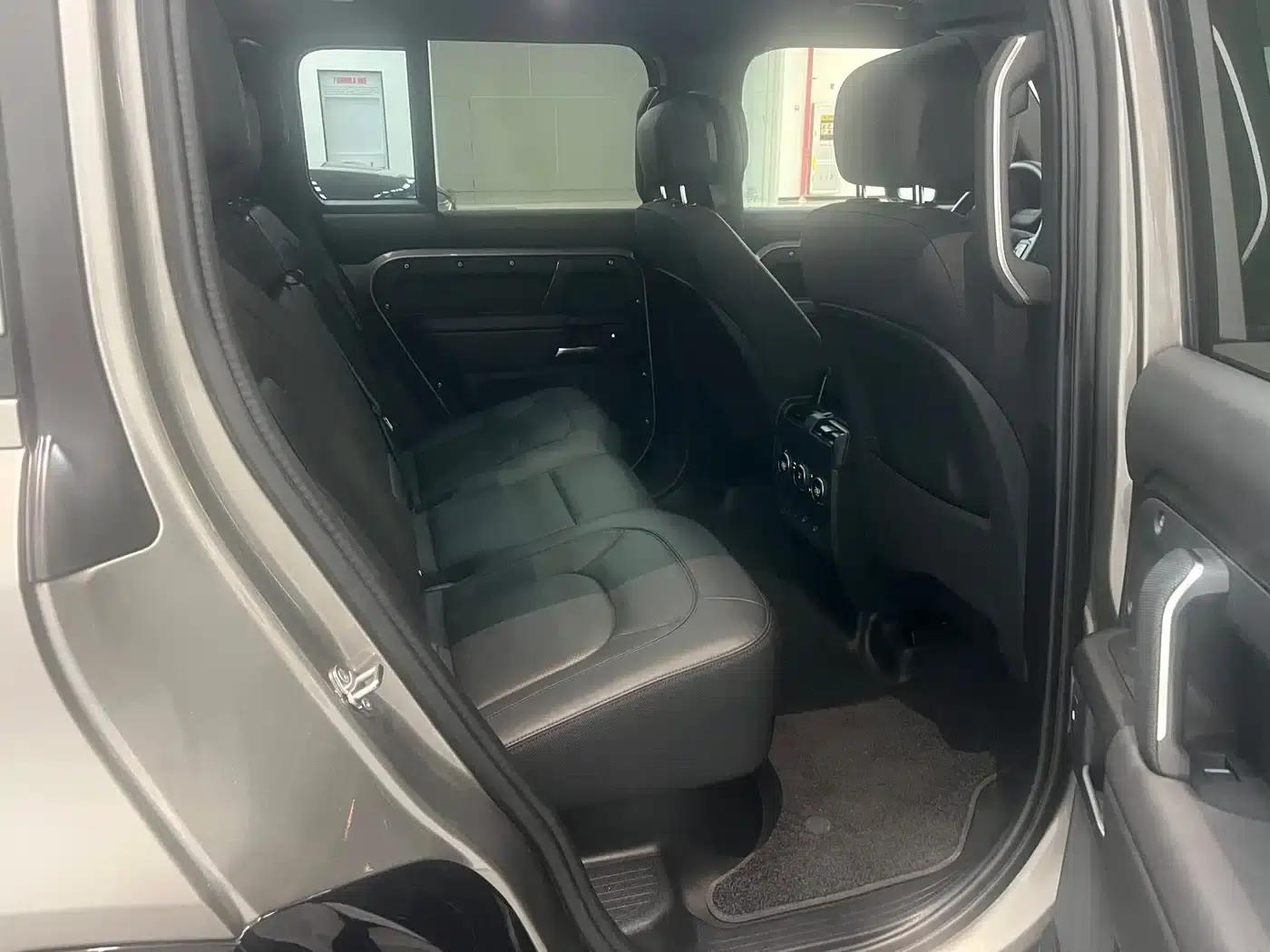 2025 Land Rover Defender 110 3.0T P400 X — миниатюра 12