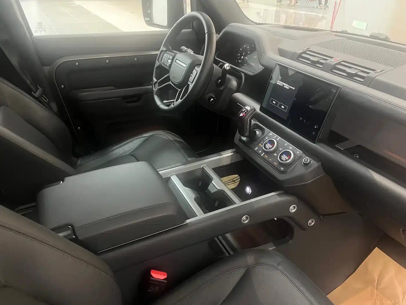 2025 Land Rover Defender 110 3.0T P400 X — миниатюра 10