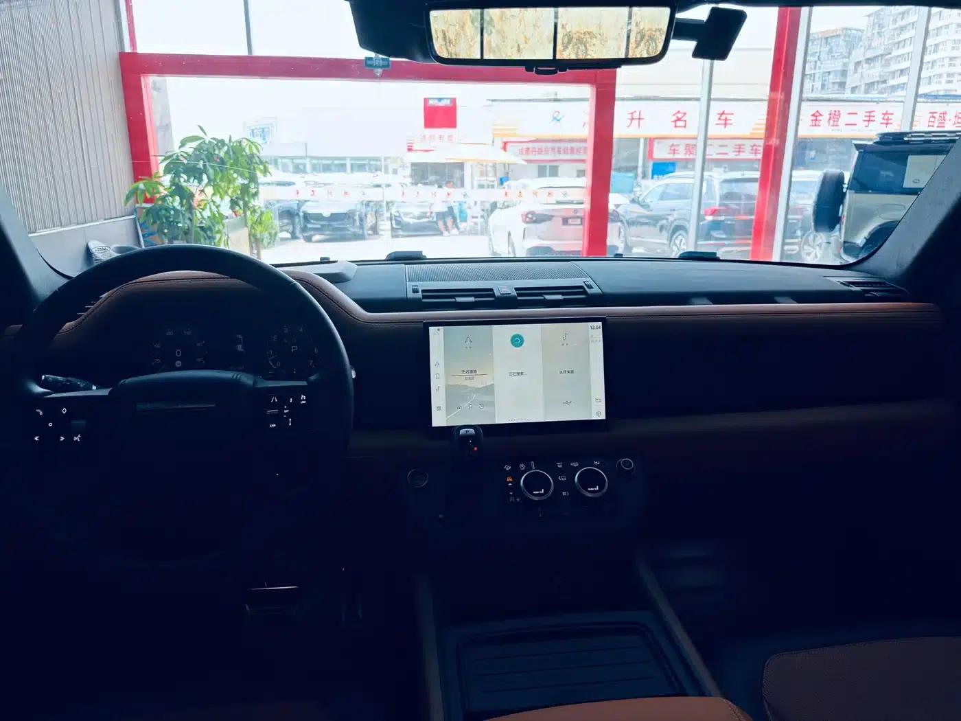 2023 Land Rover Defender Facelift 110 3.0T P400 X — миниатюра 12