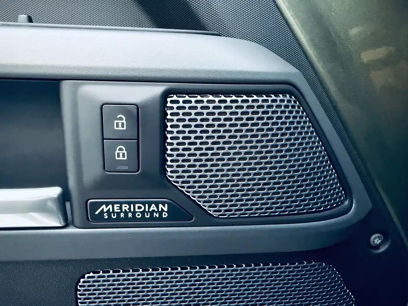 2023 Land Rover Defender Facelift 110 3.0T P400 X — миниатюра 8