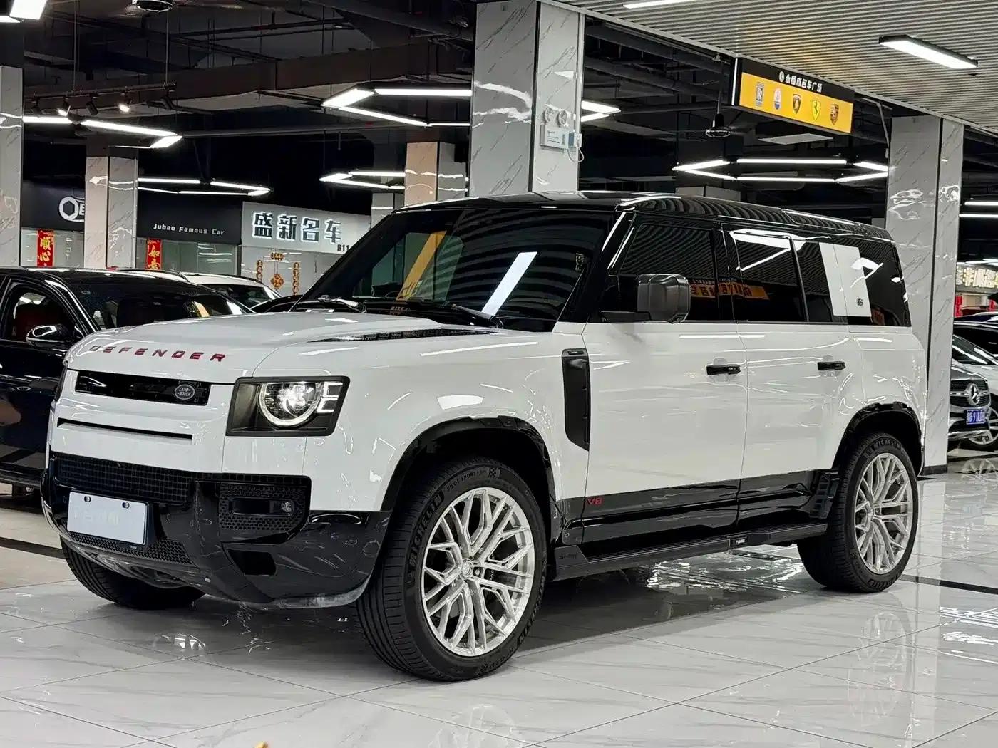 2025 Land Rover Defender 110 5.0T V8 — миниатюра 1