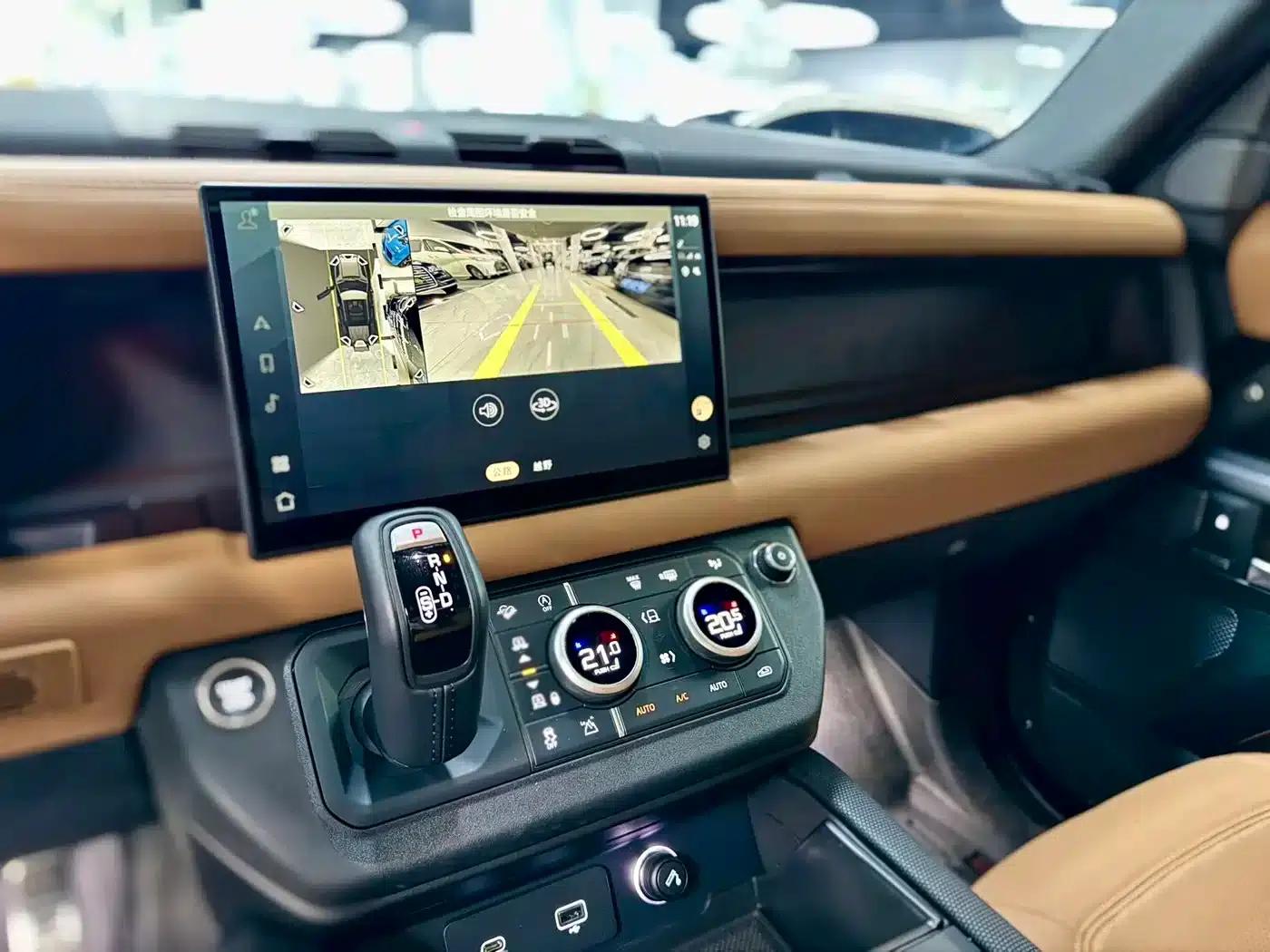 2025 Land Rover Defender 110 5.0T V8 — миниатюра 11