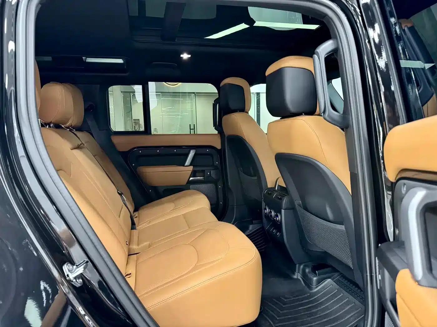 2025 Land Rover Defender 110 5.0T V8 — миниатюра 17