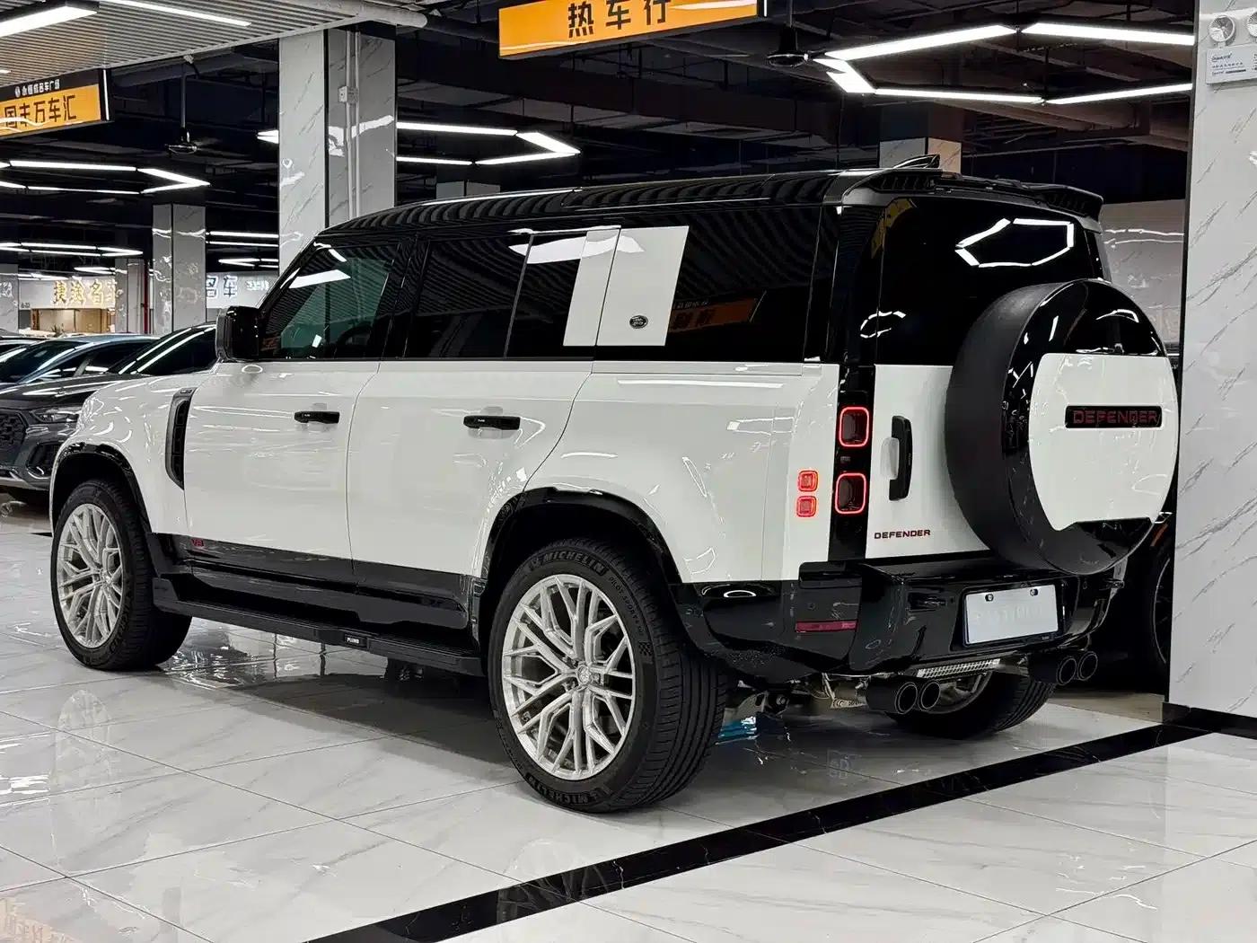 2025 Land Rover Defender 110 5.0T V8 — миниатюра 18