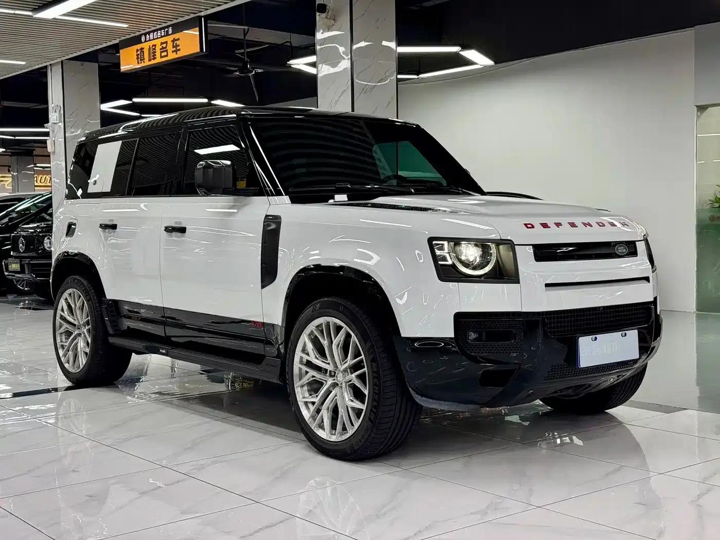 2025 Land Rover Defender 110 5.0T V8 — миниатюра 3