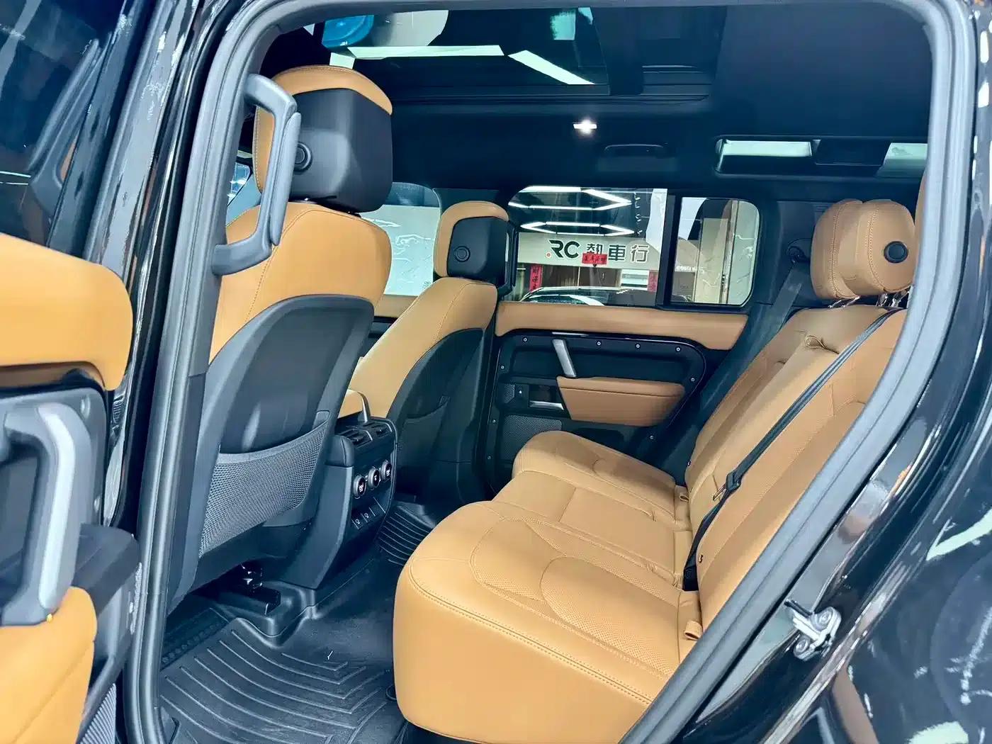 2025 Land Rover Defender 110 5.0T V8 — миниатюра 10