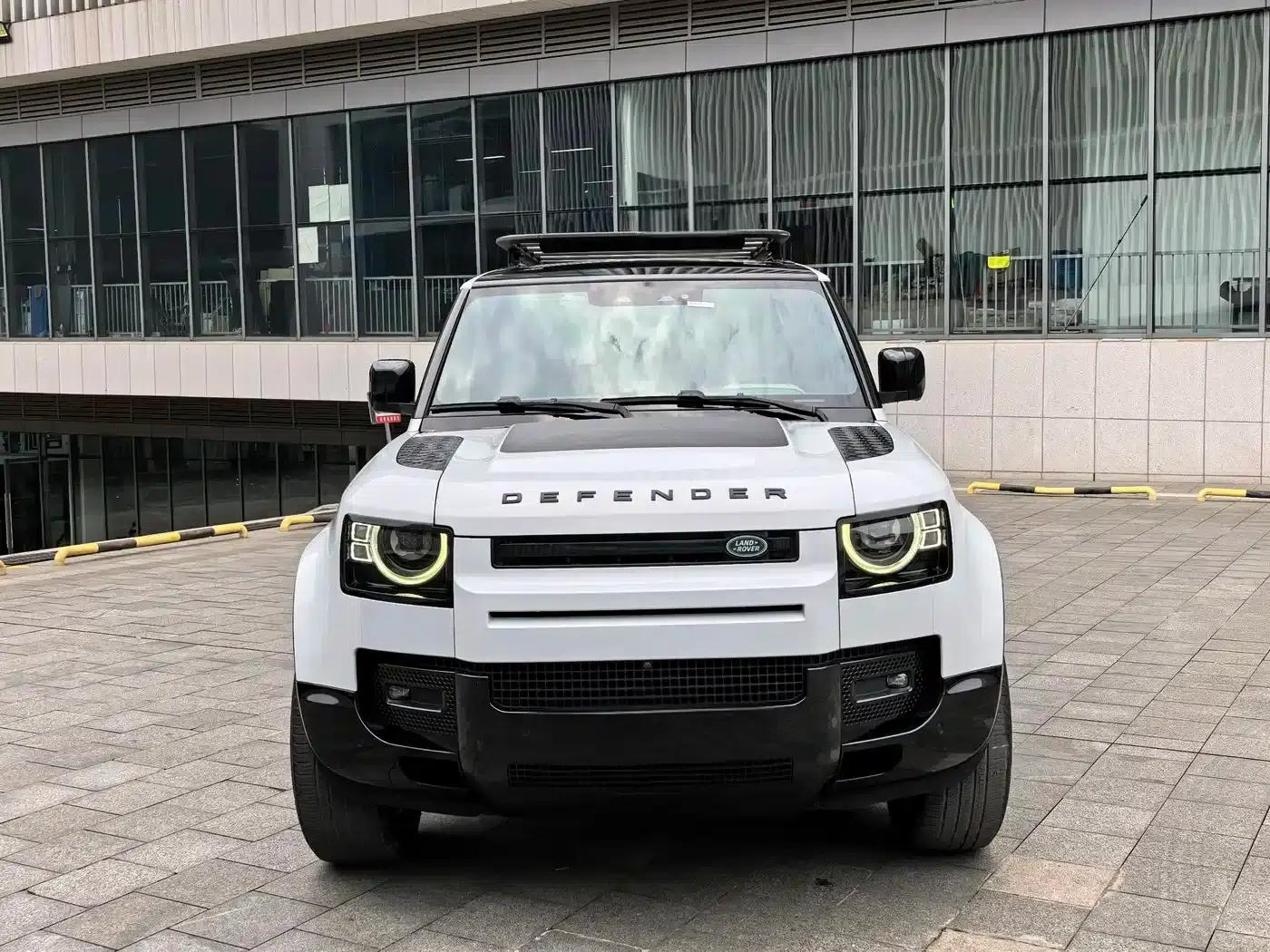 Land Rover Defender 2022 90 2.0T P300 Tiger Edition — миниатюра 2