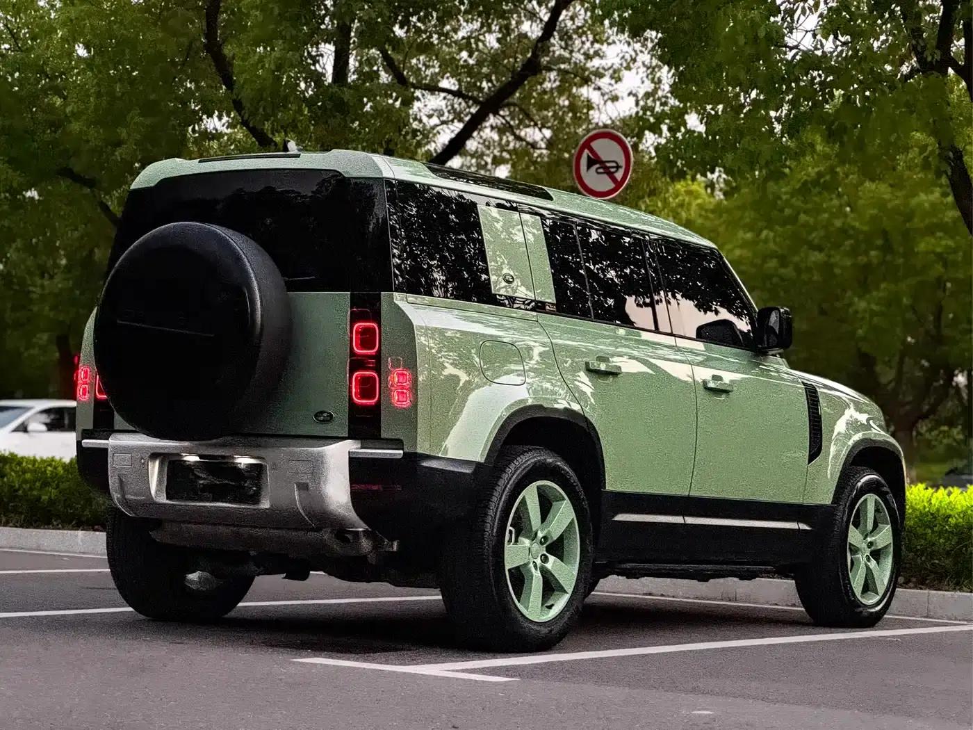 2023 Land Rover Defender 110 3.0T P400 75th Anniversary Edition — миниатюра 11