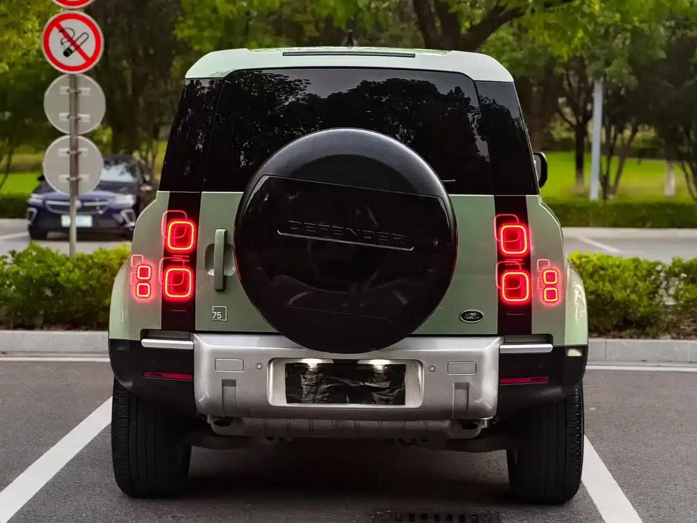 2023 Land Rover Defender 110 3.0T P400 75th Anniversary Edition — миниатюра 13