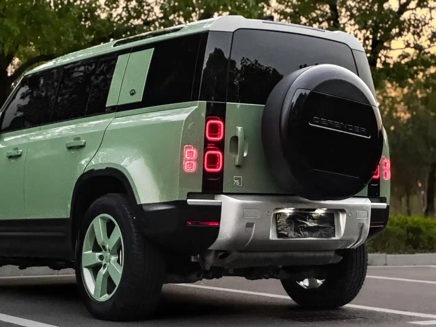 2023 Land Rover Defender 110 3.0T P400 75th Anniversary Edition — миниатюра 14