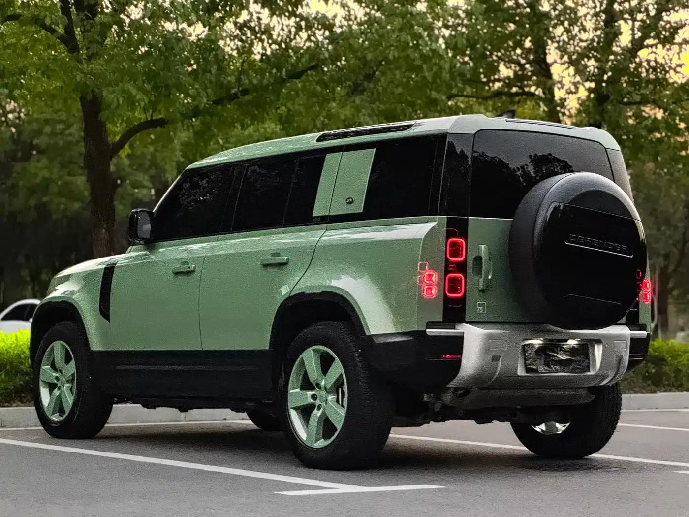 2023 Land Rover Defender 110 3.0T P400 75th Anniversary Edition — миниатюра 19