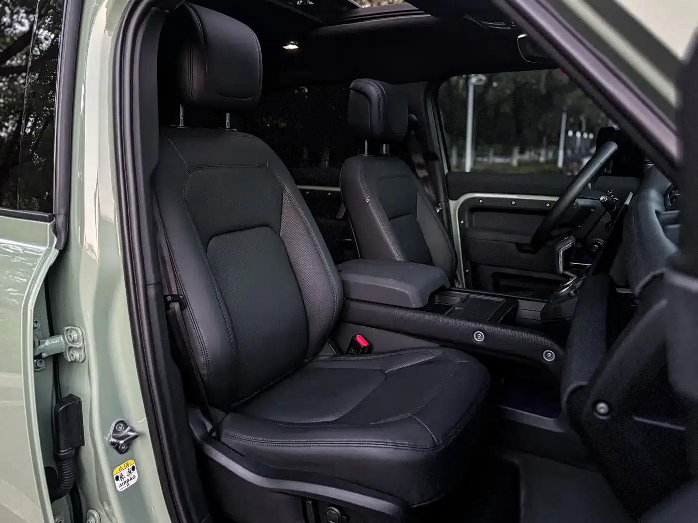 2023 Land Rover Defender 110 3.0T P400 75th Anniversary Edition — миниатюра 10