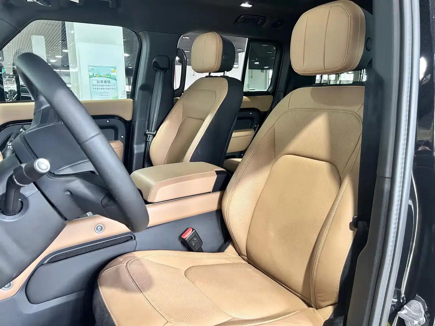 Land Rover Defender 2025 130 3.0T P400 7-Seat Luxury Edition — миниатюра 7
