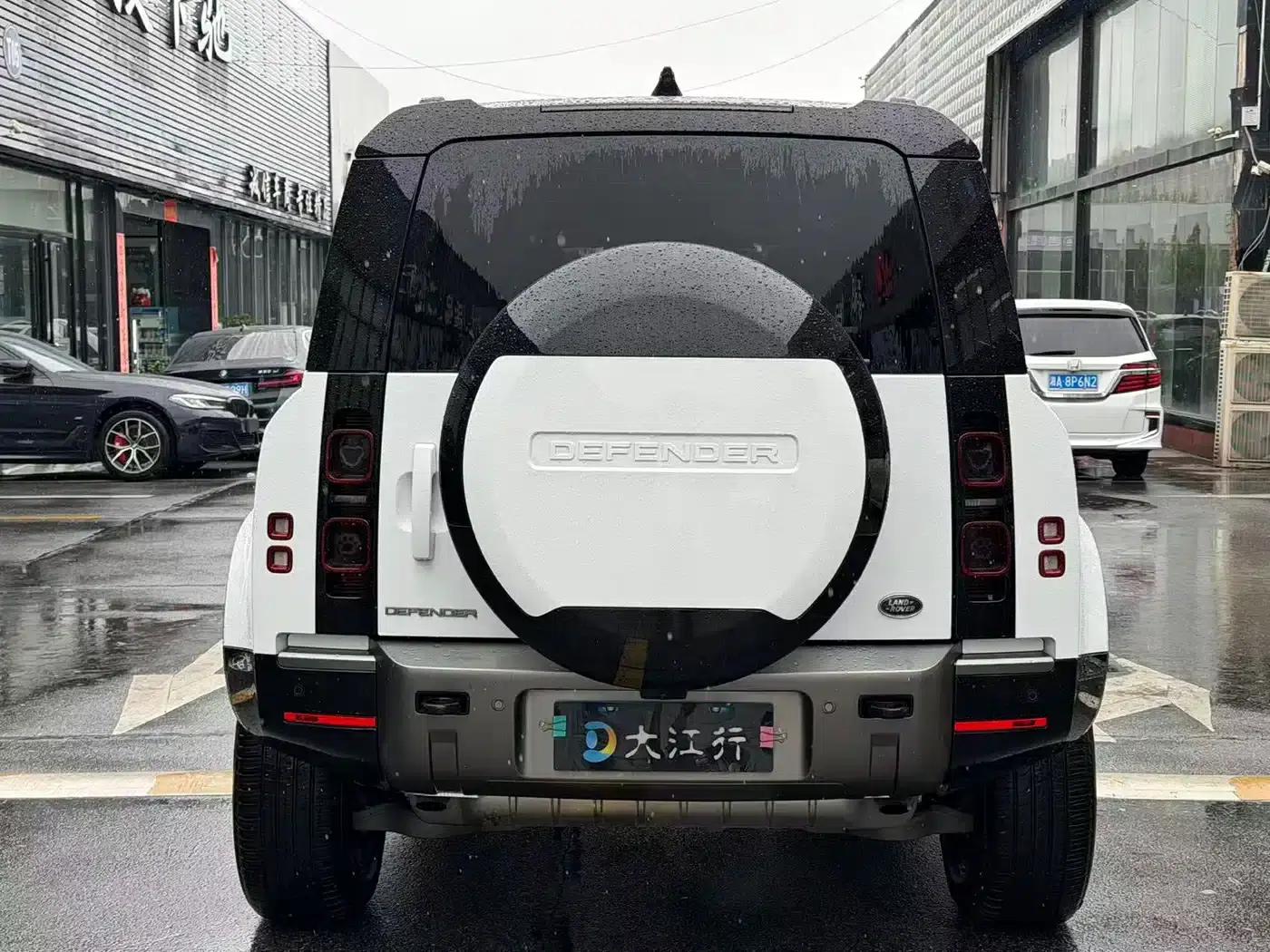 2025 Land Rover Defender 110 3.0T P400 X-Dynamic HSE — миниатюра 12