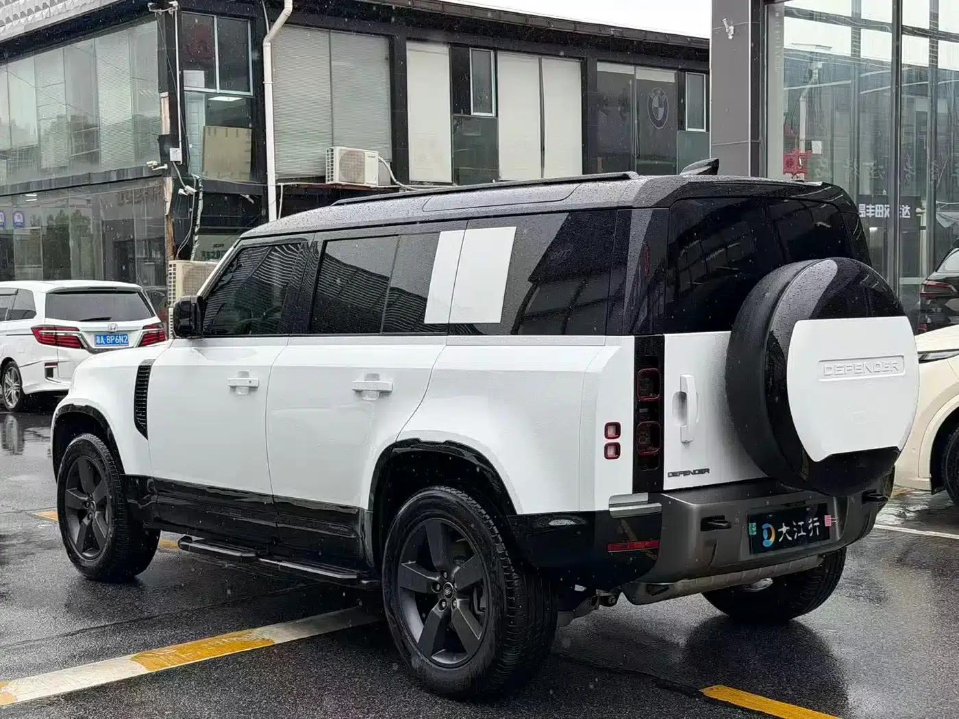 2025 Land Rover Defender 110 3.0T P400 X-Dynamic HSE — миниатюра 13