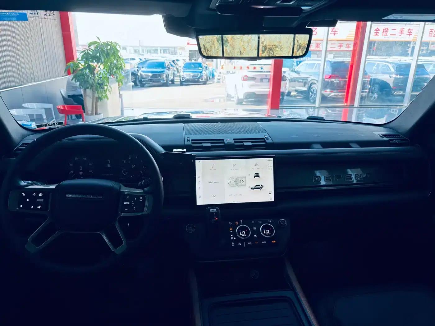 2024 Land Rover Defender 110 3.0T P400 X-DYNAMIC HSE — миниатюра 12