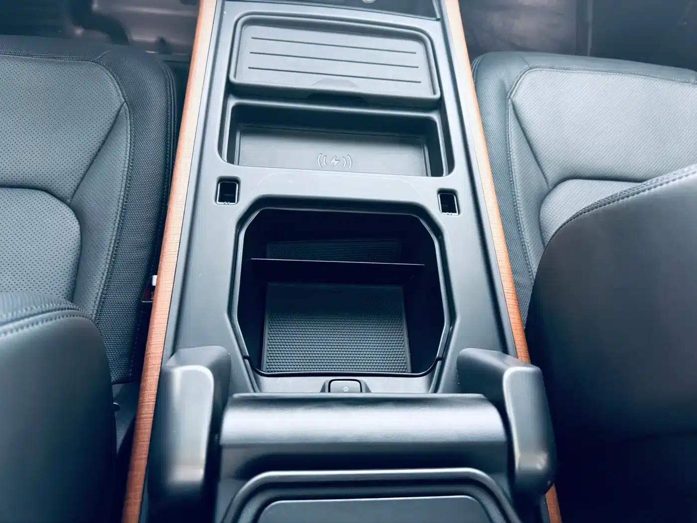 2024 Land Rover Defender 110 3.0T P400 X-DYNAMIC HSE — миниатюра 16
