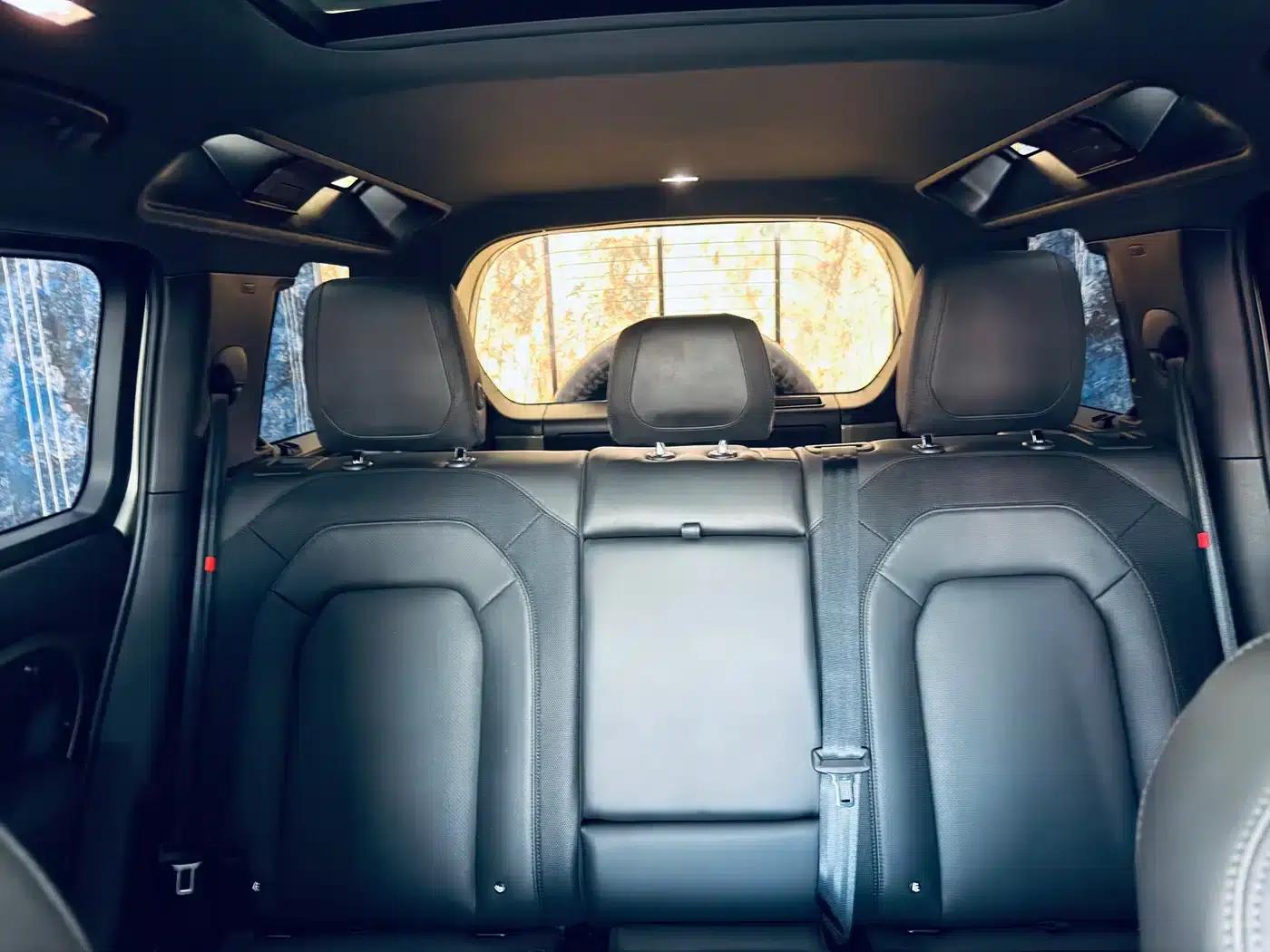 2024 Land Rover Defender 110 3.0T P400 X-DYNAMIC HSE — миниатюра 19
