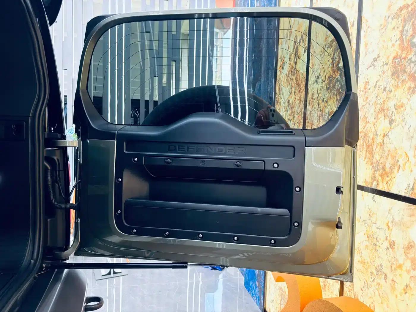 2024 Land Rover Defender 110 3.0T P400 X-DYNAMIC HSE — миниатюра 22