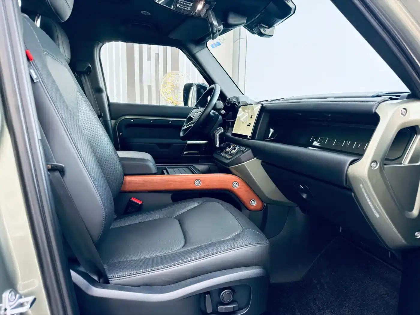 2024 Land Rover Defender 110 3.0T P400 X-DYNAMIC HSE — миниатюра 26