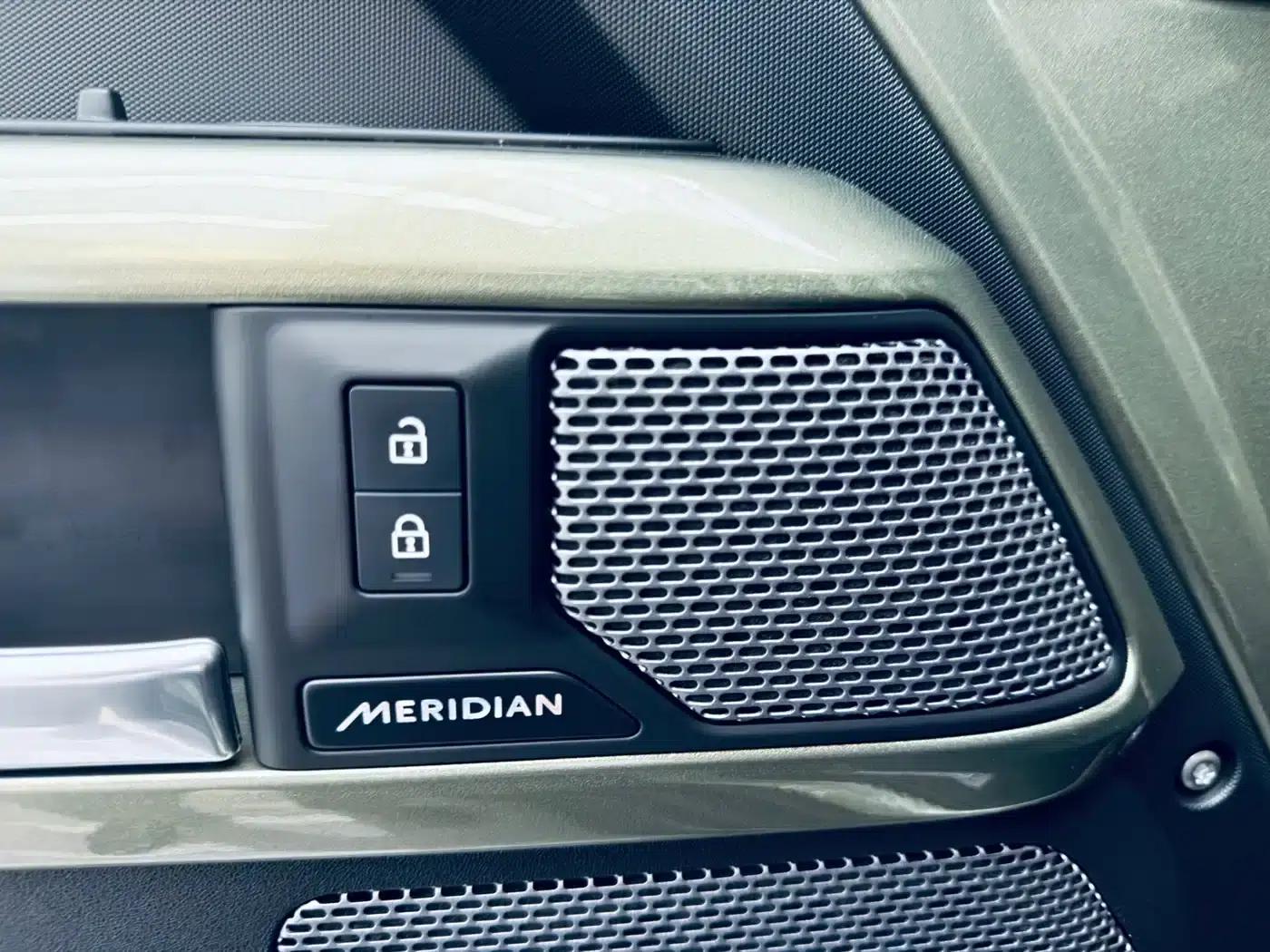 2024 Land Rover Defender 110 3.0T P400 X-DYNAMIC HSE — миниатюра 8