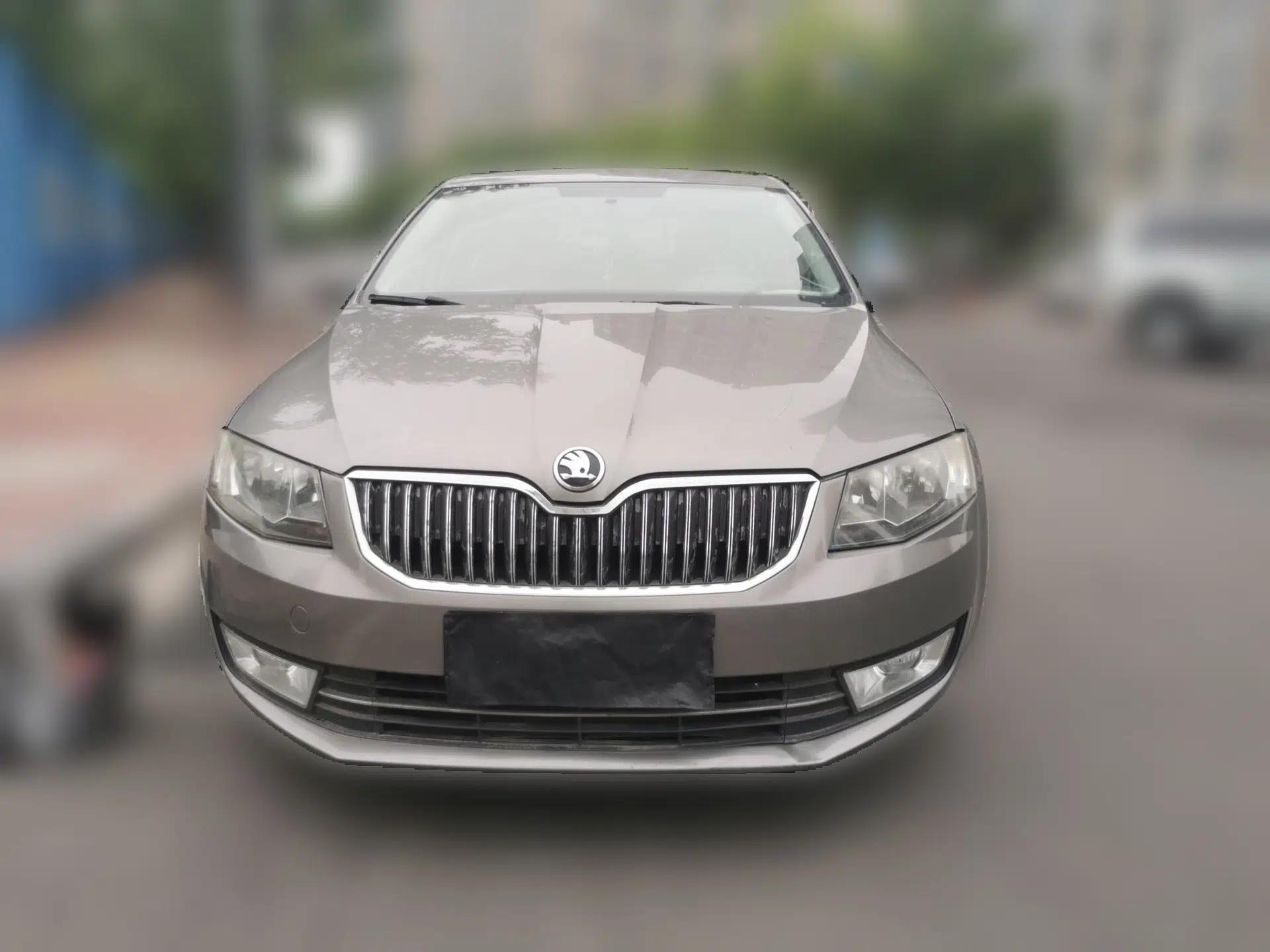 Skoda Octavia 2015 1.6L Automatic Yijie Edition — миниатюра 2