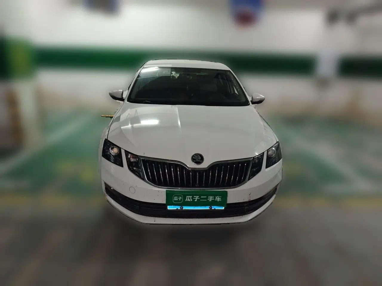 Skoda Octavia 2018 1.6L Automatic Comfort Edition — миниатюра 2