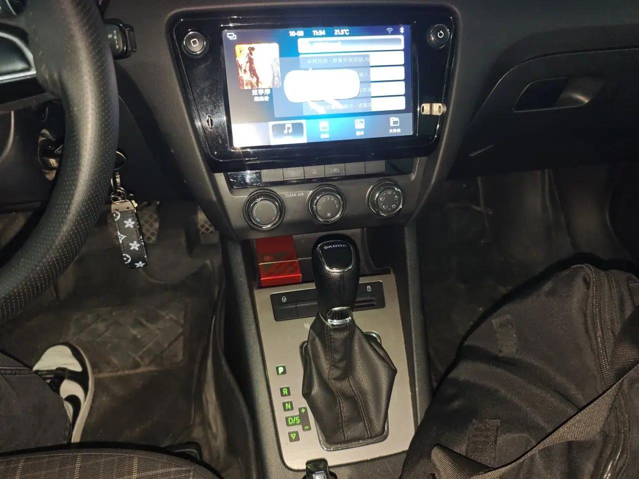 Skoda Octavia 2018 1.6L Automatic Comfort Edition — миниатюра 15