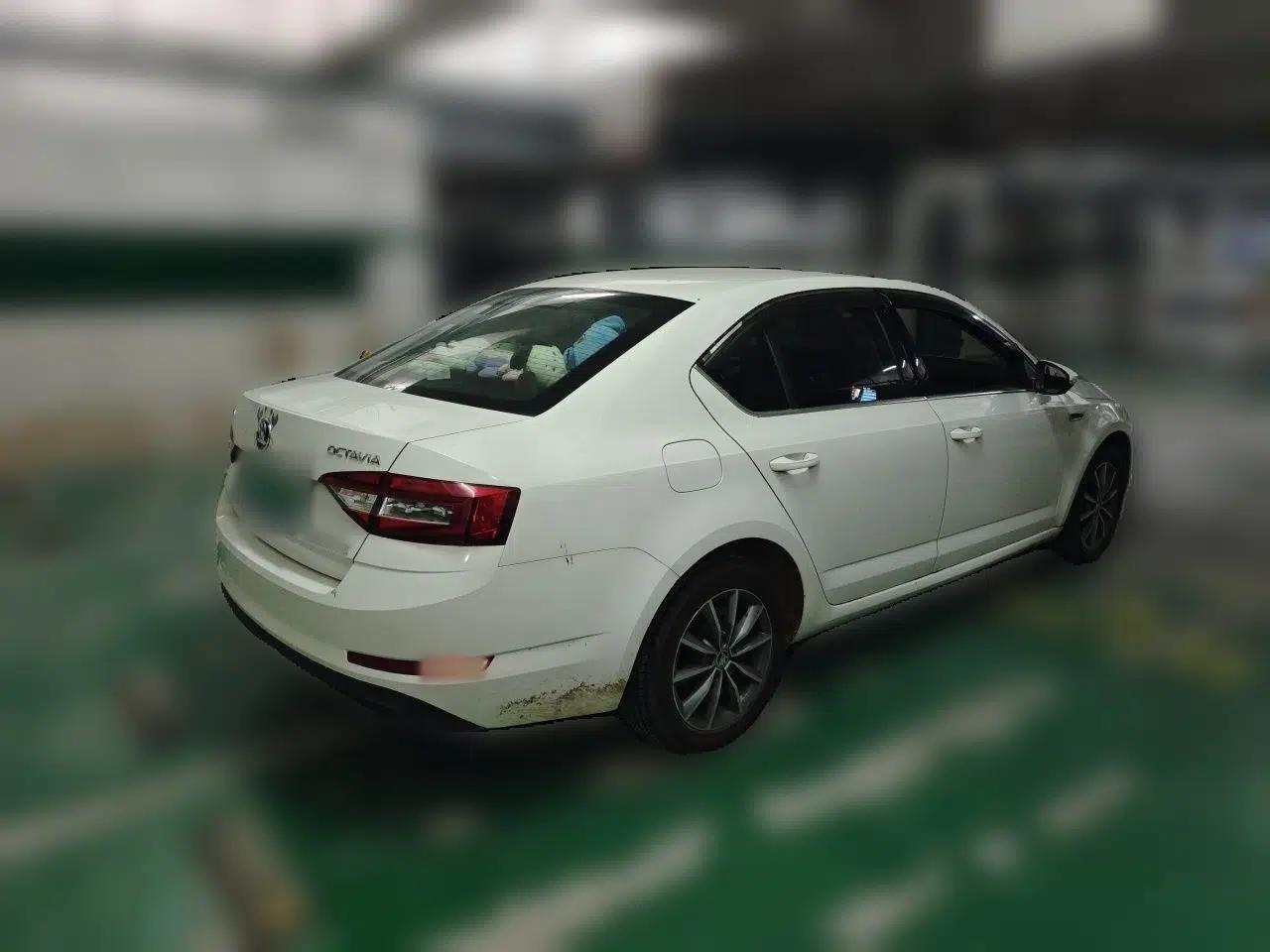 Skoda Octavia 2018 1.6L Automatic Comfort Edition — миниатюра 6