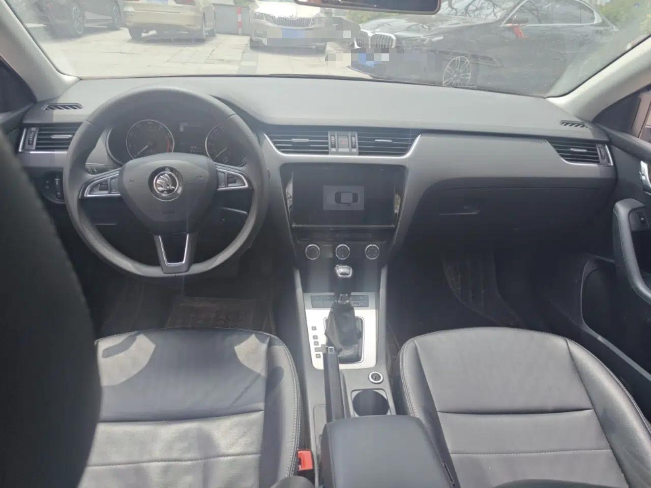 Skoda Octavia 2020 1.5L Automatic SmartDrive Comfort Edition — миниатюра 18