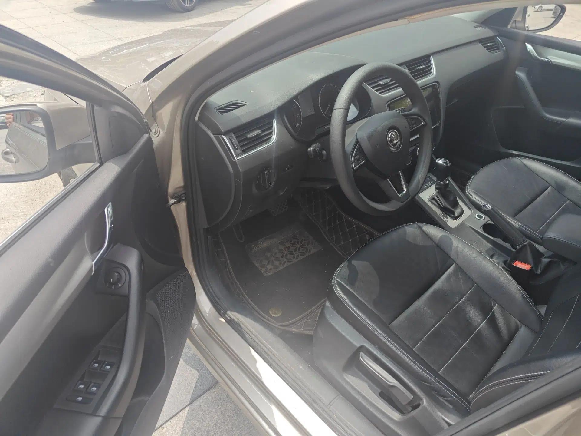 Skoda Octavia 2020 1.5L Automatic SmartDrive Comfort Edition — миниатюра 19