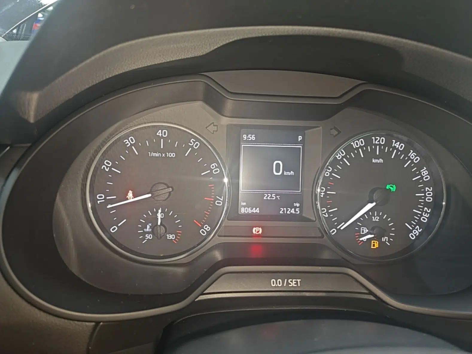 Skoda Octavia 2017 1.6L Automatic Smart Drive Edition — миниатюра 15
