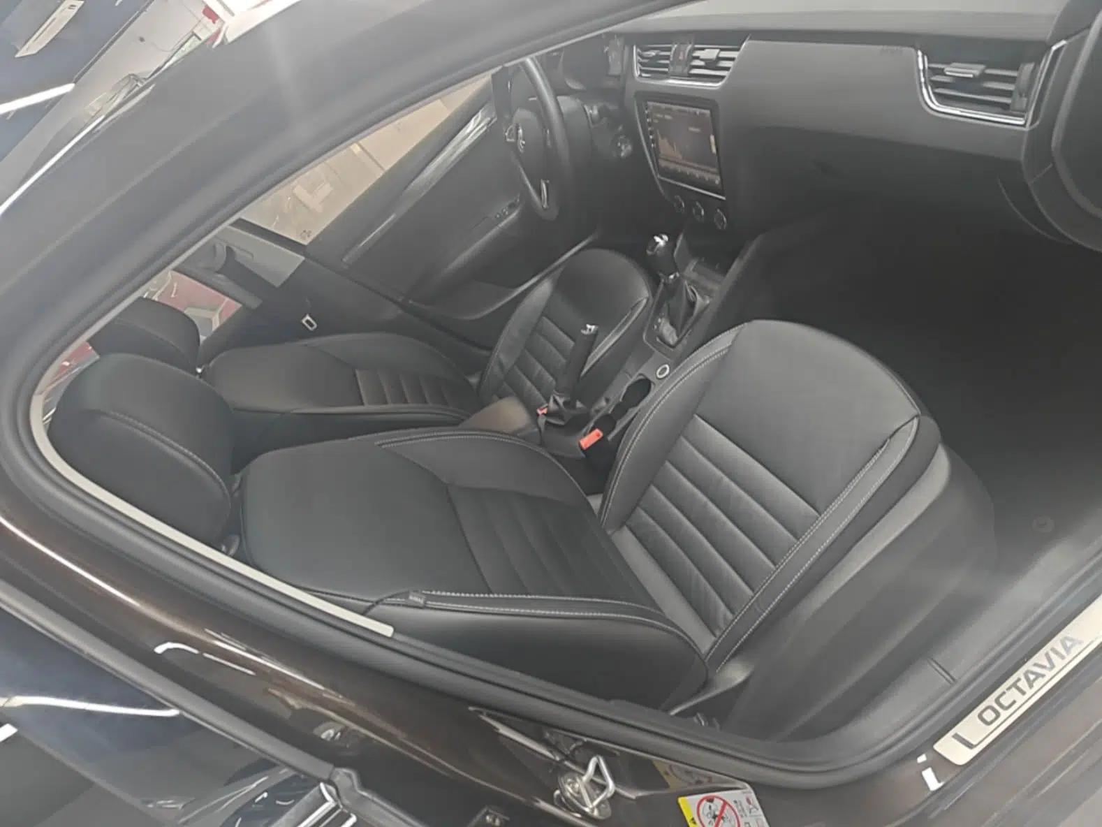 Skoda Octavia 2017 1.6L Automatic Smart Drive Edition — миниатюра 23