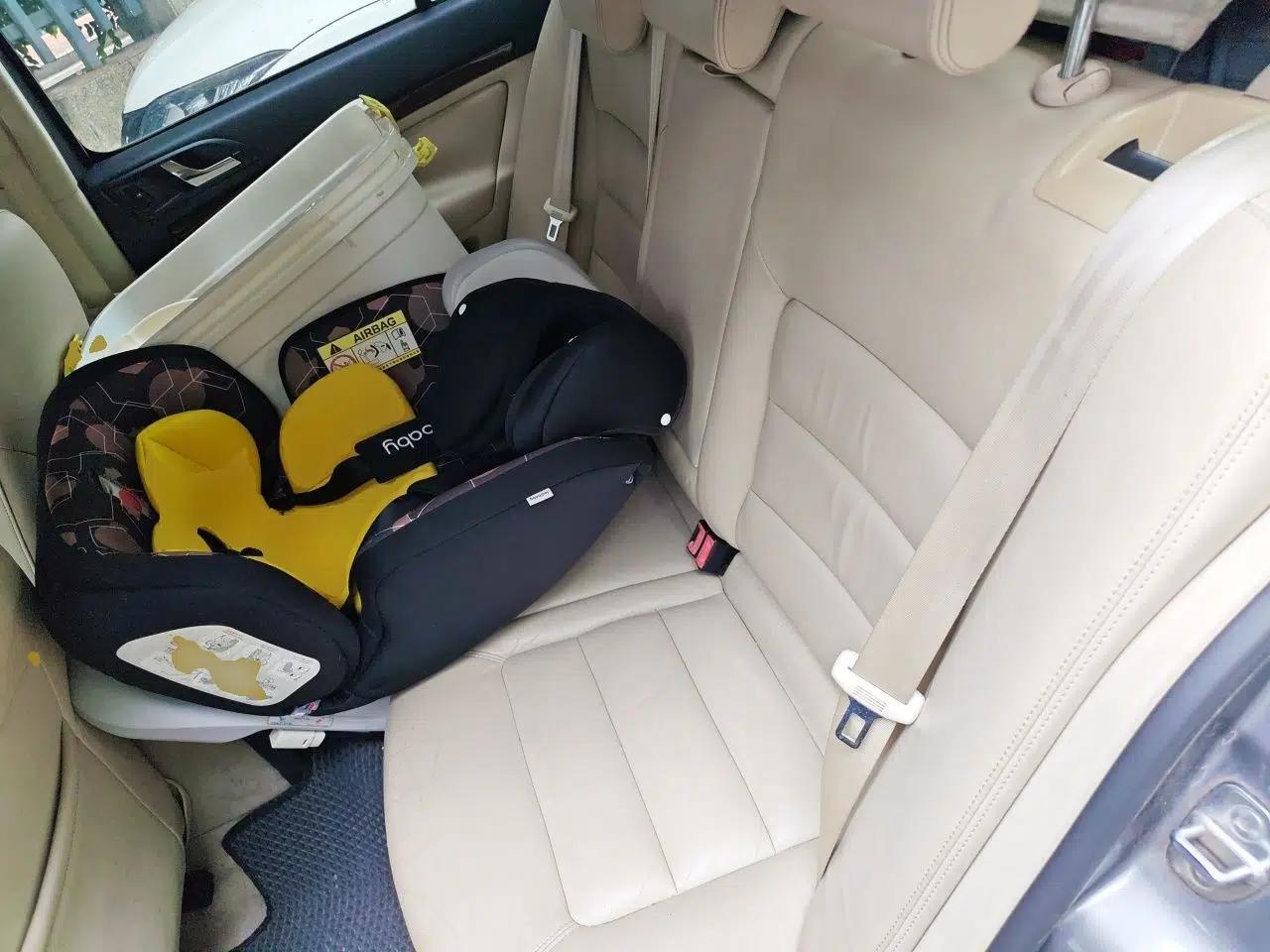 Skoda Octavia 2010 1.6L Automatic Yijun Edition — миниатюра 18