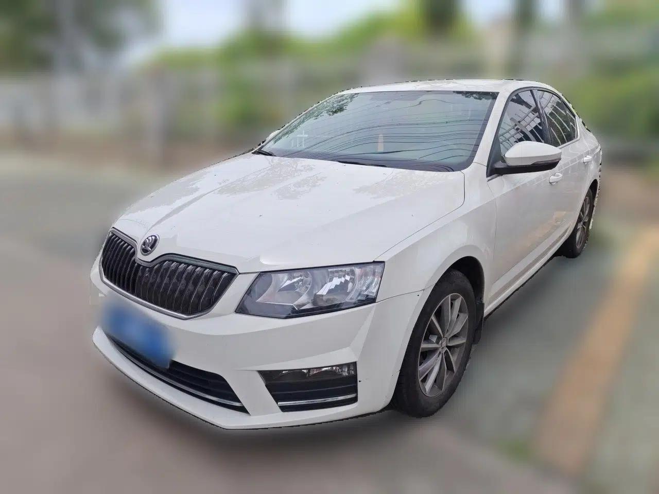 Skoda Octavia 2017 Classic Model 1.6L Automatic Comfort Edition — миниатюра 1